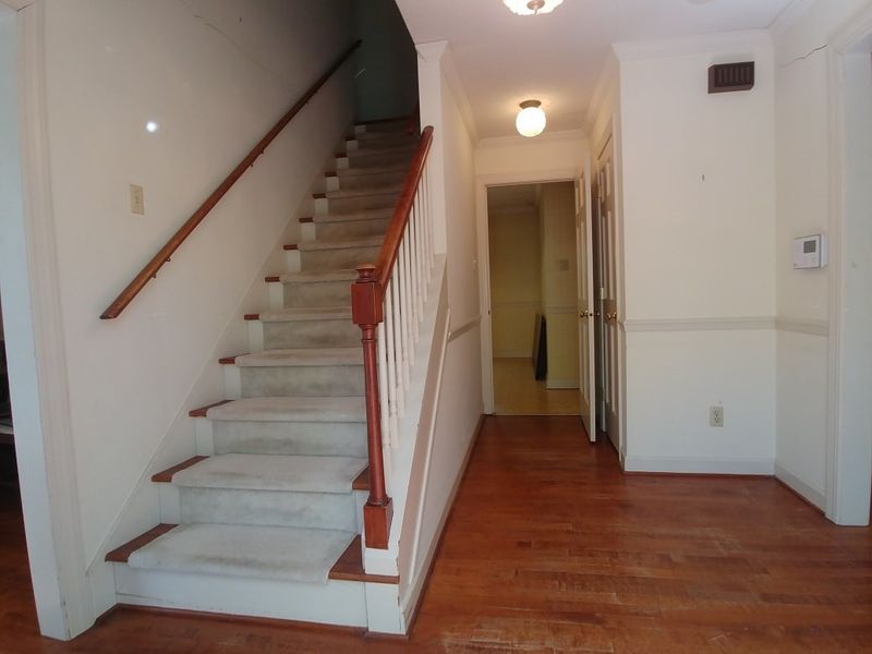 396 Lakeshore Ln, Chapel Hill, NC 27514
