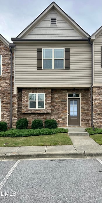3977 Amelia Park Dr, Raleigh, NC 27606