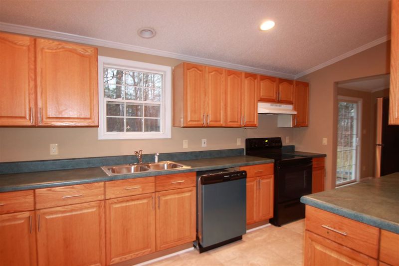 398 Green Meadow Ln, Roxboro, NC 27574