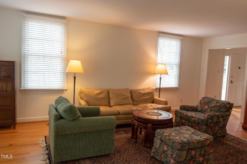 398 Lakeshore Ln, Chapel Hill, NC 27514