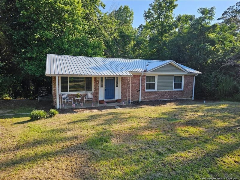 399 Farmers Rd, Fayetteville, NC 28311