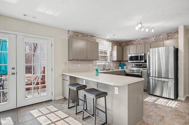 4 Amador Pl, Durham, NC 27712