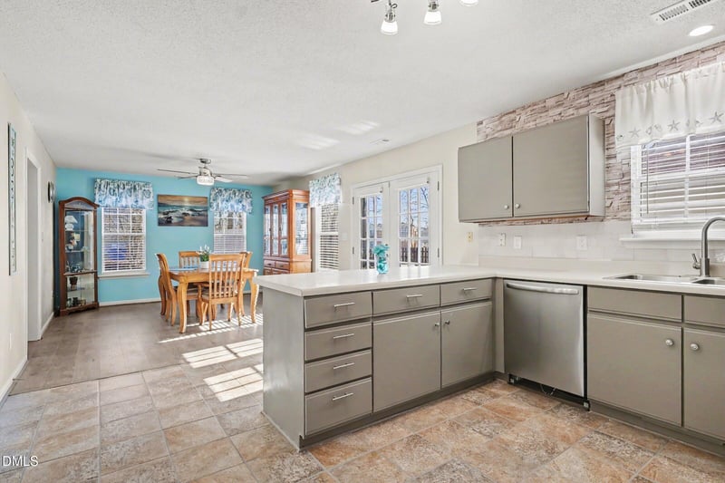 4 Amador Pl, Durham, NC 27712