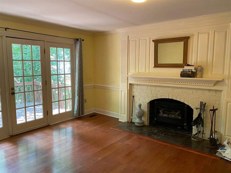 4 Aurora Ct, Durham, NC 27713