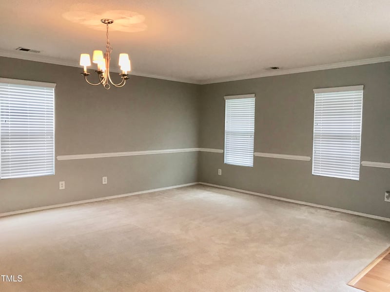 4 Beacon Pl, Durham, NC 27703