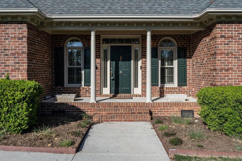 4 Bent Oak Ct, Durham, NC 27705