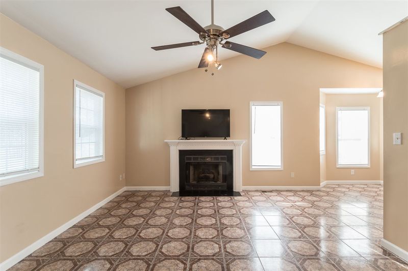 4 Bentwood Pl, Durham, NC 27703