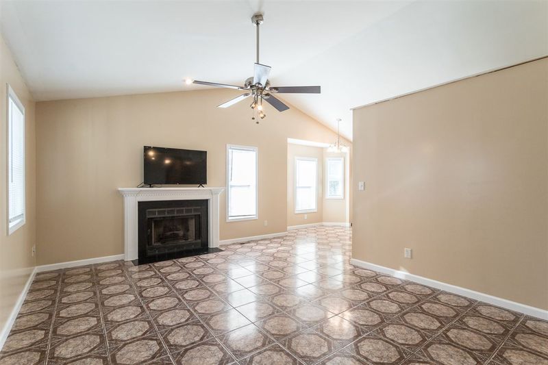 4 Bentwood Pl, Durham, NC 27703