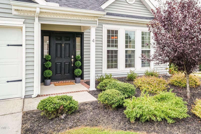 4 Berrymeadow Ln, Durham, NC 27703