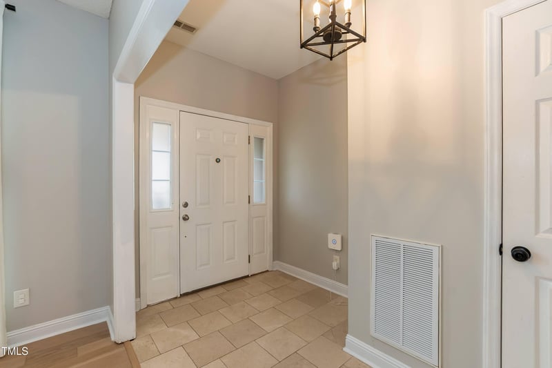 4 Berrymeadow Ln, Durham, NC 27703
