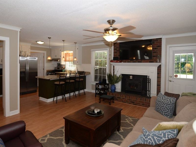 4 Cabin Branch Dr, Clayton, NC 27520