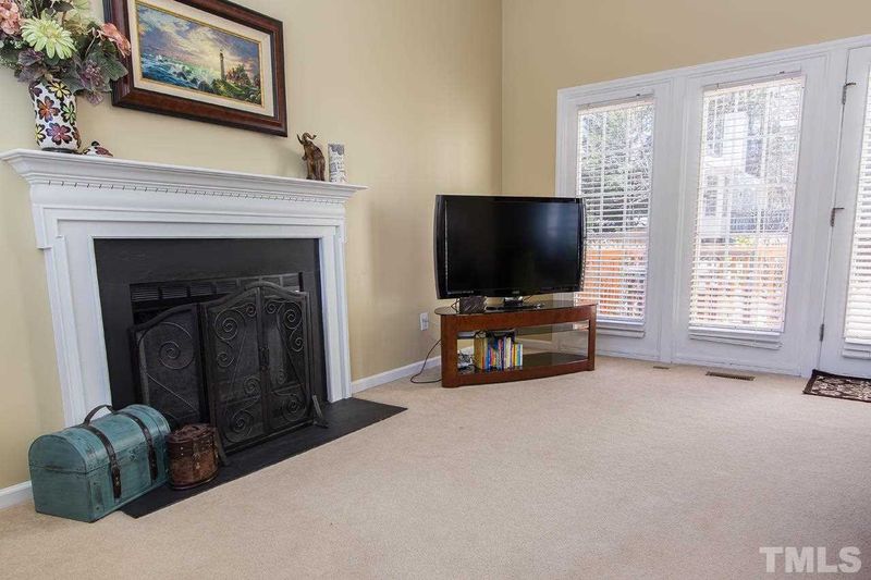 4 Casabelle Ct, Durham, NC 27713