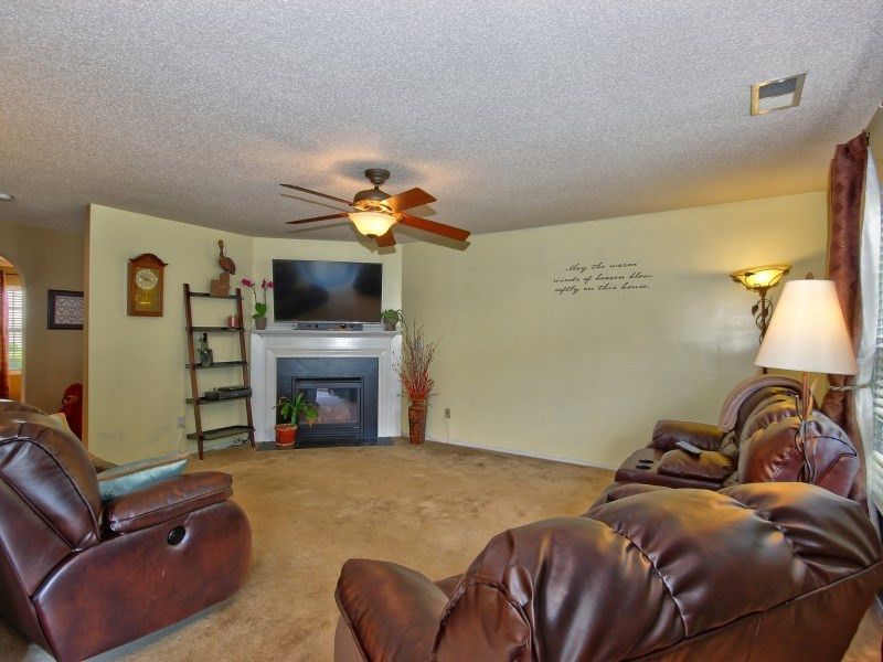 4 Castlewell Pl, Durham, NC 27703