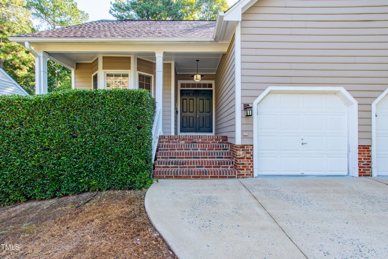 4 Creeks Edge Ct, Durham, NC 27713