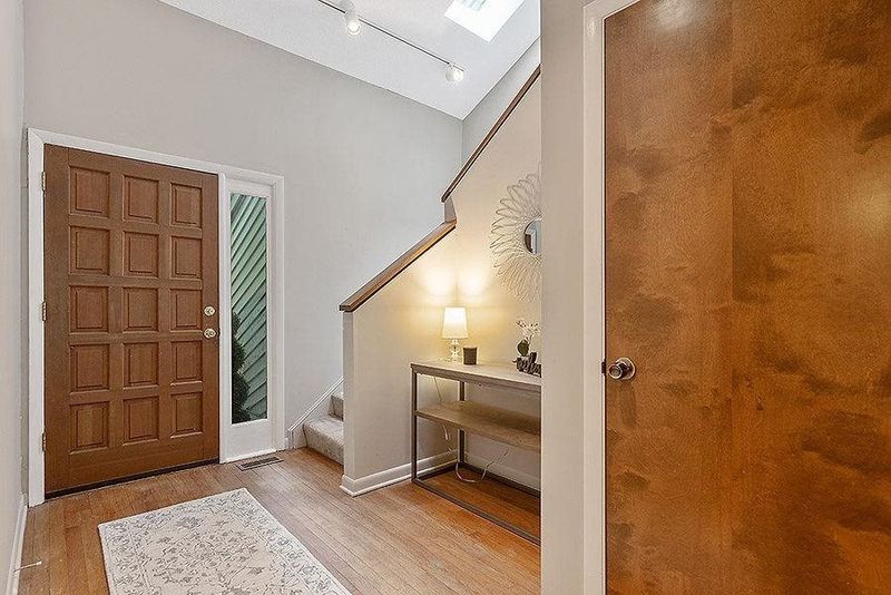 4 Creekview Ln, Durham, NC 27705