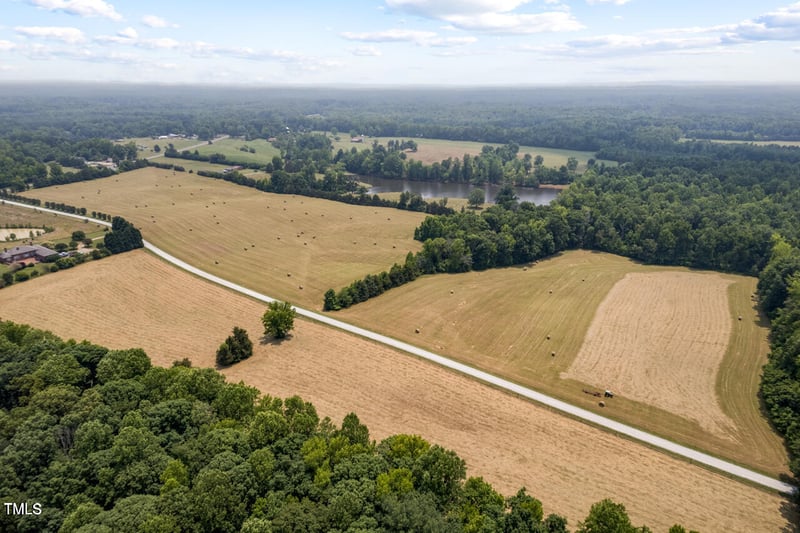 4 Deer Run Trl, Hillsborough, NC 27278