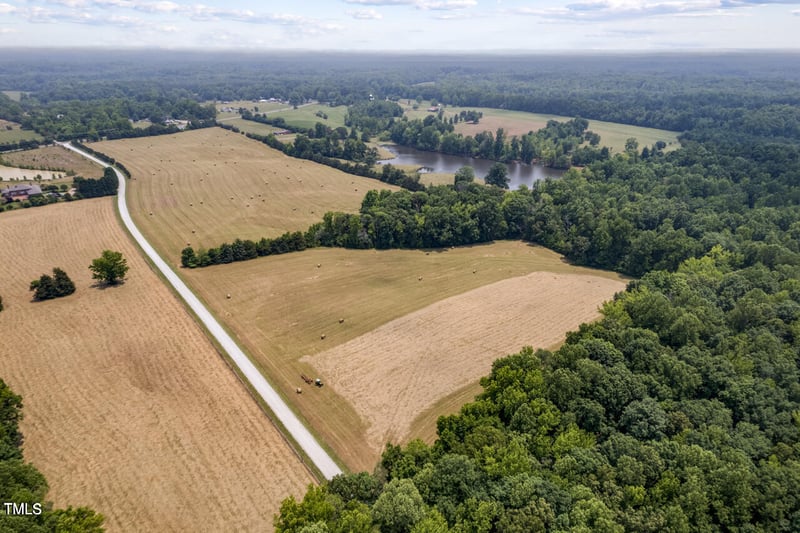4 Deer Run Trl, Hillsborough, NC 27278