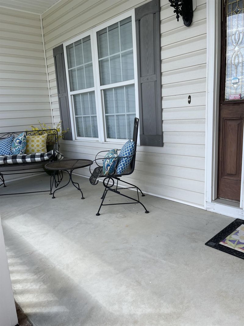 4 Edgewater Dr, Smithfield, NC 27577