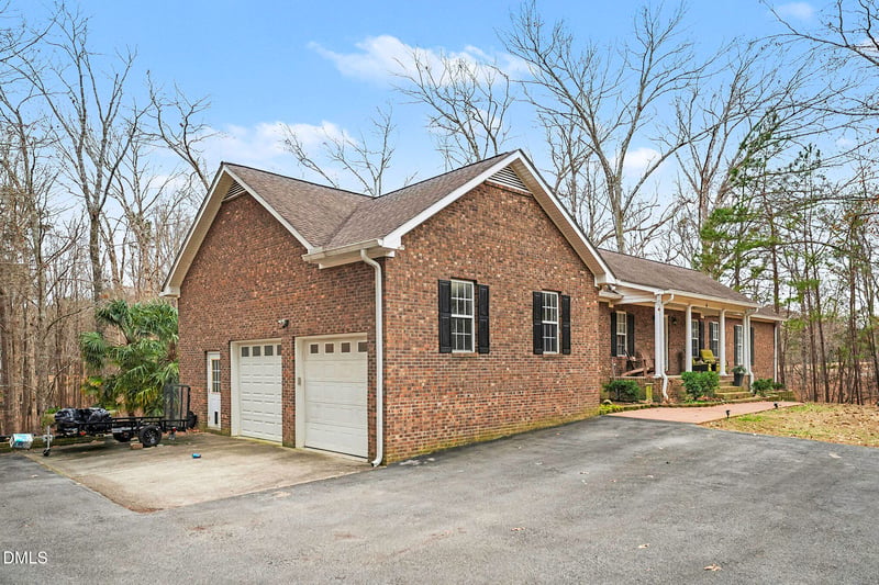 4 Eight Js Ln, Clayton, NC 27520