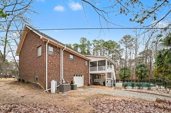 4 Eight Js Ln, Clayton, NC 27520