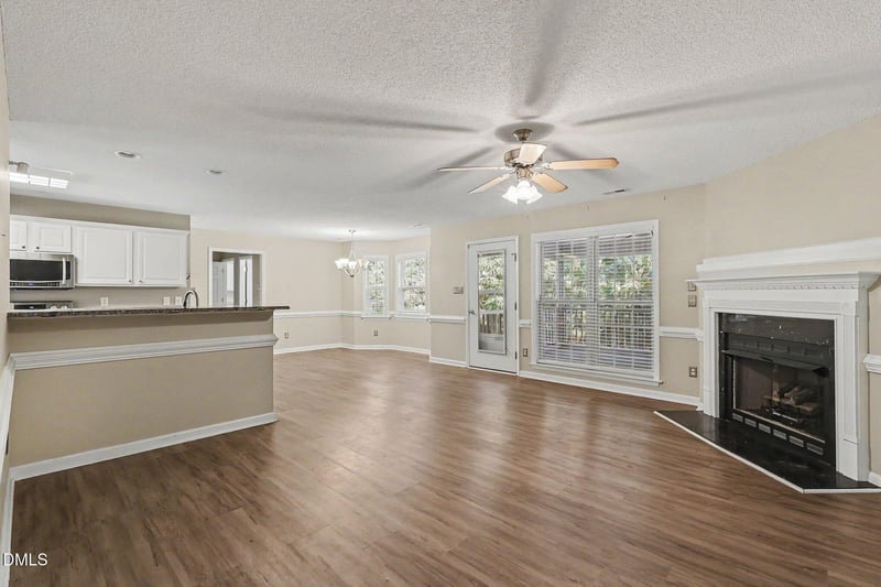 4 Eight Js Ln, Clayton, NC 27520
