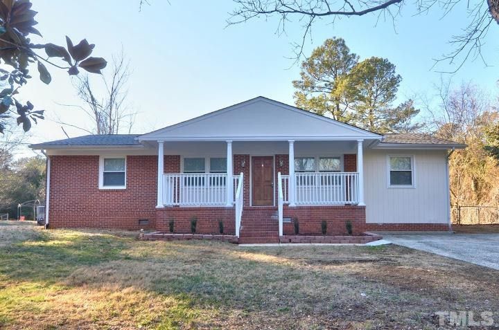 4 Ellen Pl, Chapel Hill, NC 27514