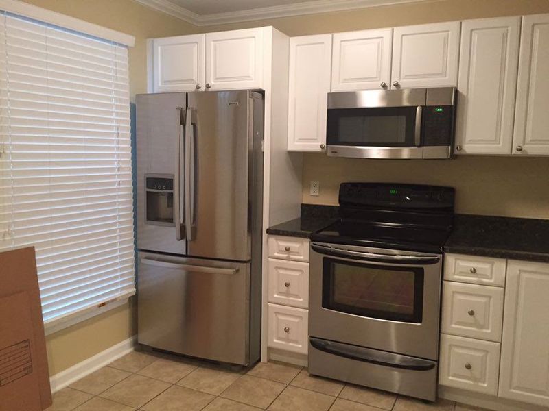 4 Forest Glen Dr, Chapel Hill, NC 27517