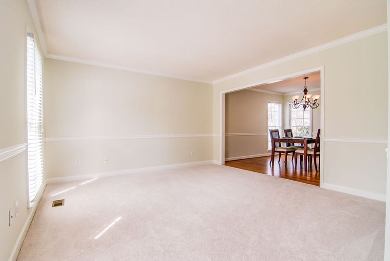 4 Foxlair Ct, Durham, NC 27712