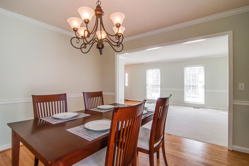 4 Foxlair Ct, Durham, NC 27712