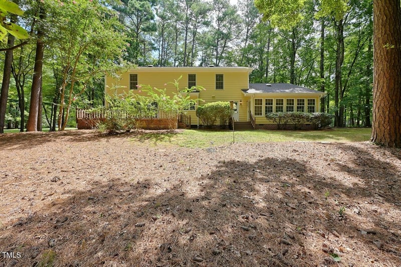 4 Foxridge Rd, Chapel Hill, NC 27514