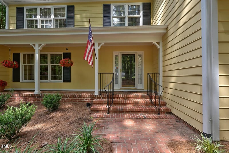 4 Foxridge Rd, Chapel Hill, NC 27514