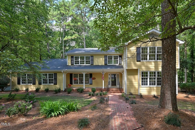 4 Foxridge Rd, Chapel Hill, NC 27514