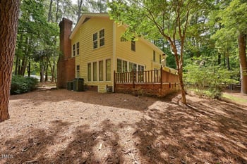 4 Foxridge Rd, Chapel Hill, NC 27514