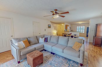 4 Gandhi Dr, Durham, NC 27703