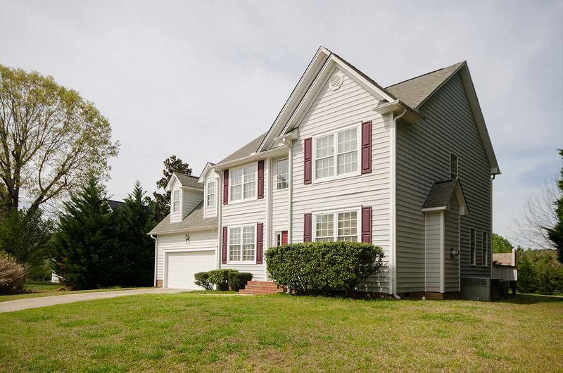 4 Garden Hills Ct, Durham, NC 27712