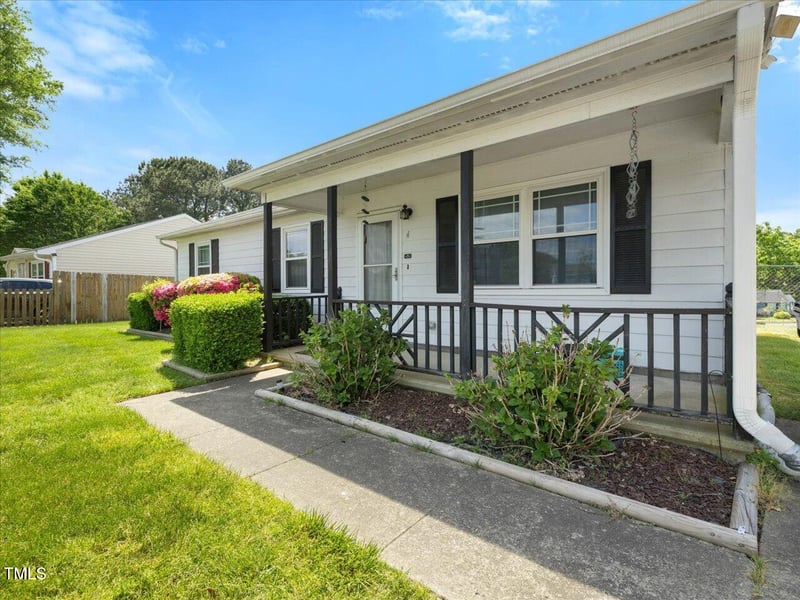 4 Hannah Ct, Durham, NC 27713