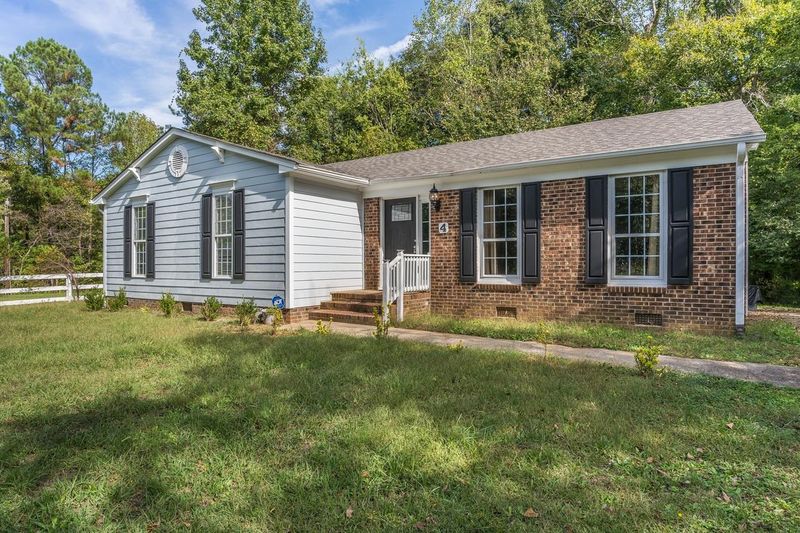 4 Hedgerow Pl, Durham, NC 27704