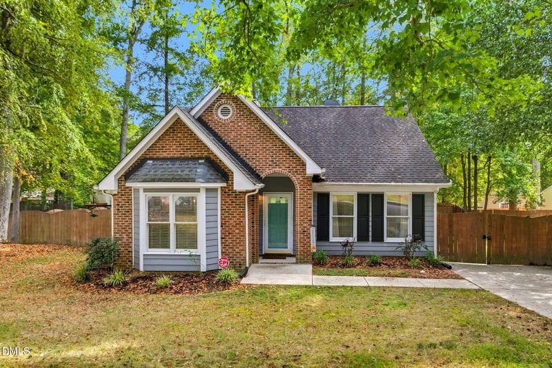 4 Hertford Pl, Durham, NC 27703