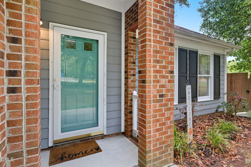 4 Hertford Pl, Durham, NC 27703