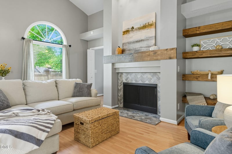 4 Hertford Pl, Durham, NC 27703