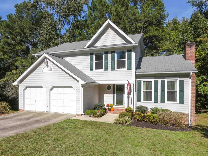 4 Homecroft Ct, Durham, NC 27703