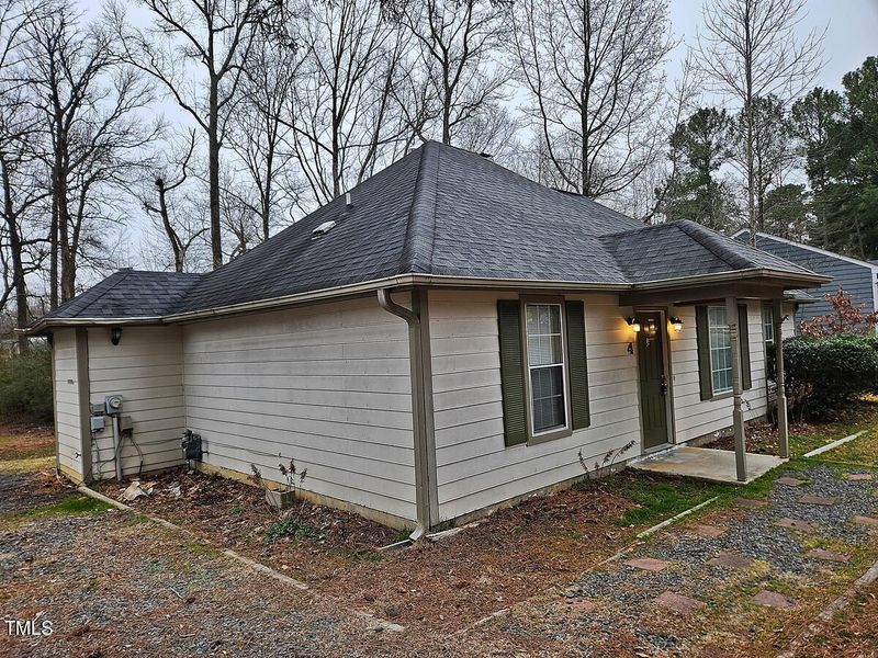 4 Howlett Pl, Durham, NC 27703