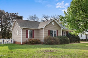 4 Lea Ln, Mebane, NC 27302