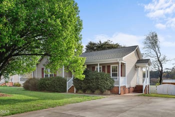 4 Lea Ln, Mebane, NC 27302