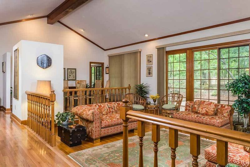 4 Litchford Rd, Chapel Hill, NC 27514