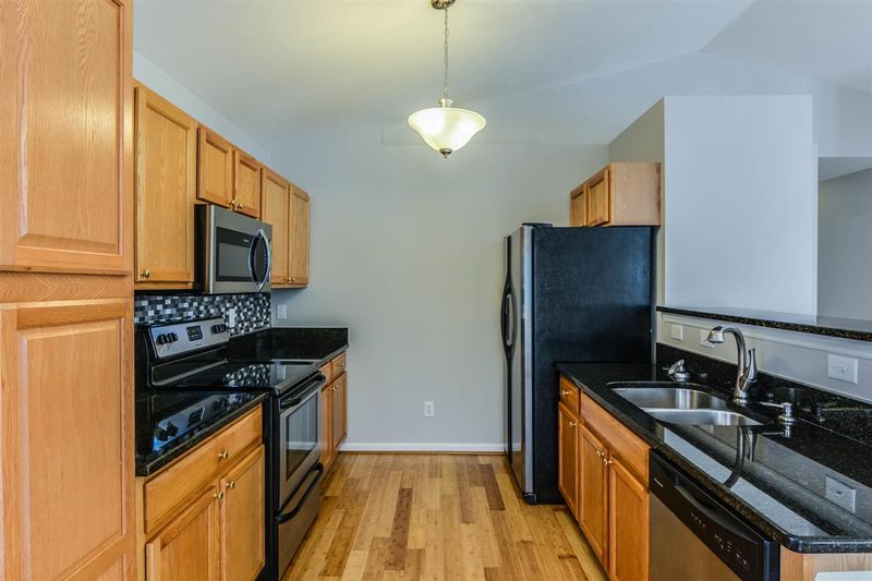 4 Little Stone Cir, Durham, NC 27703