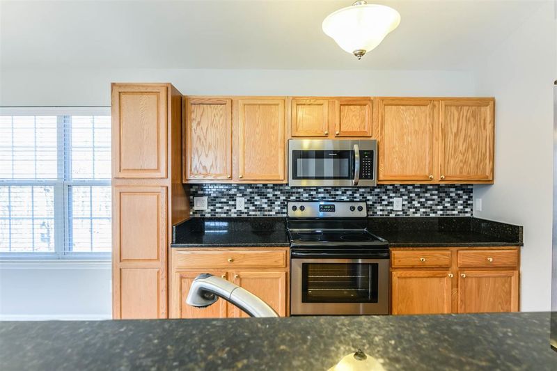 4 Little Stone Cir, Durham, NC 27703