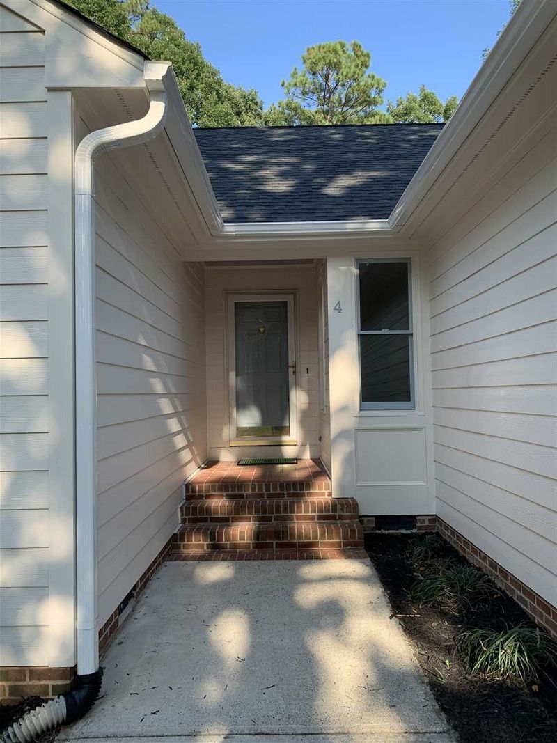4 Maere Ct, Durham, NC 27712