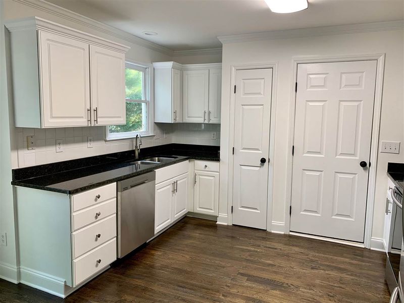 4 Maere Ct, Durham, NC 27712
