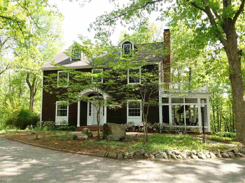 4 Mt Bolus Rd, Chapel Hill, NC 27514